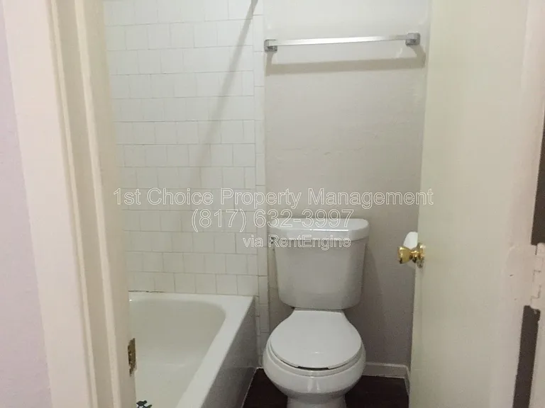 7704 Jennifer Ln — Photo 10