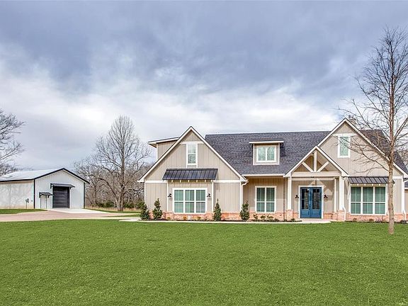3rd image of 105 Green Oaks Dr