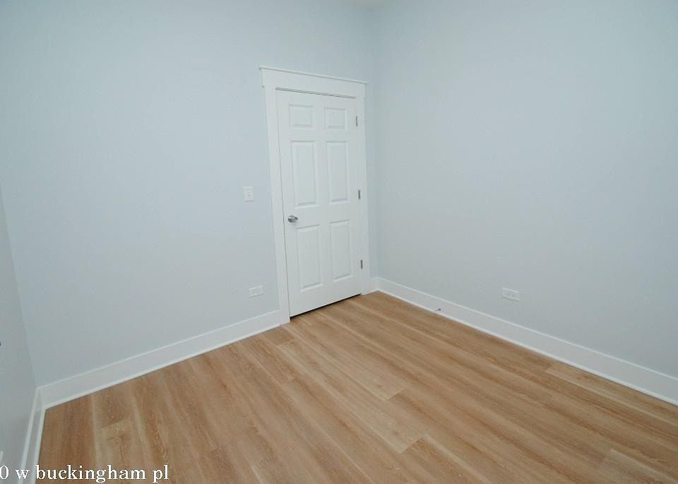 1st image of 870 W Buckingham Pl #425