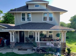 43 Herbst Rd, Coraopolis, PA 15108