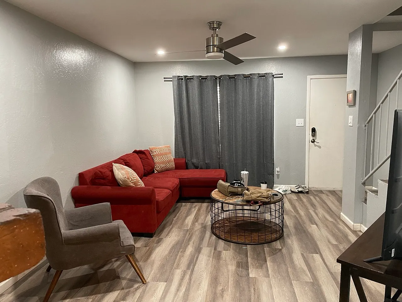 2 bed, 1.5 bath, 1070 sqft, $1,895 — Photo 3