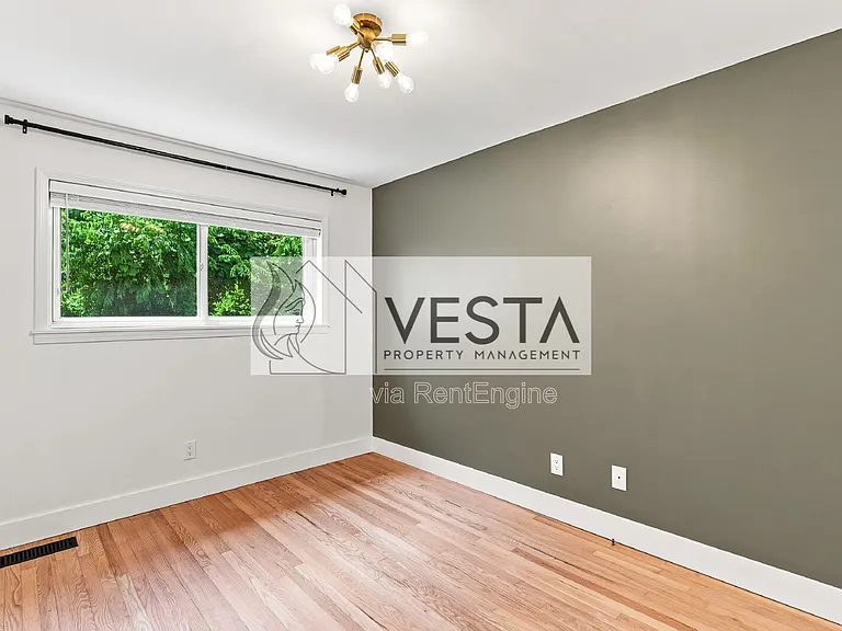 149 Oakdale Rd — Photo 17