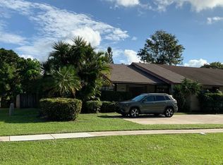 1552 Montauk Dr, Wellington, FL 33414