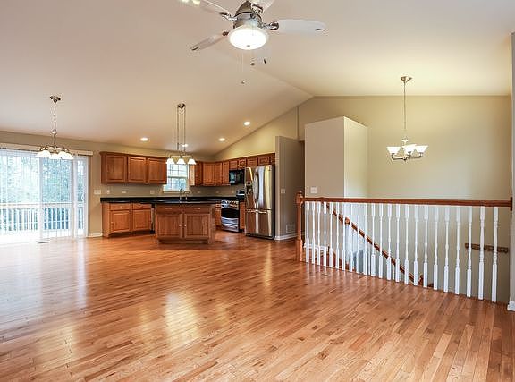 3rd image of 229 Bayshore Dr