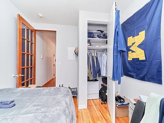 5th image of 593 10th Ave Unit 4S