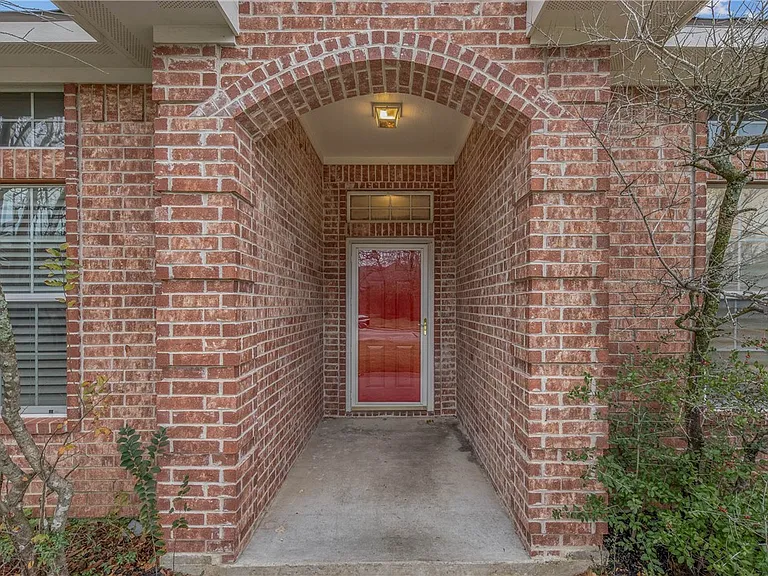 305 Stone Chase Ct — Photo 3
