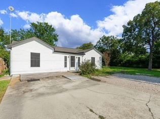 2523 S Broadway St, La Porte, TX 77571