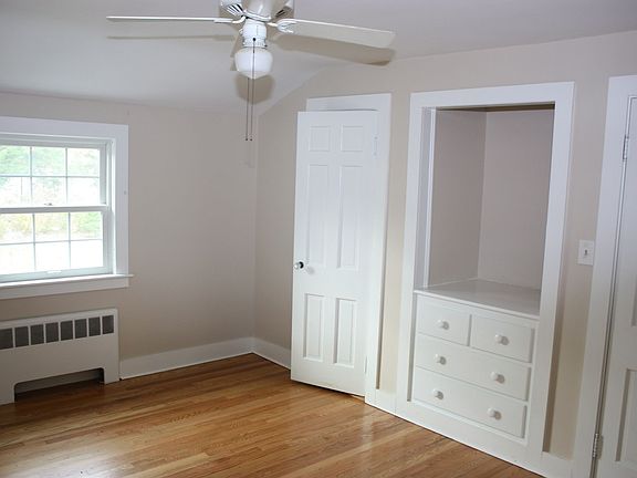 2nd image of 218 S Sea Ave