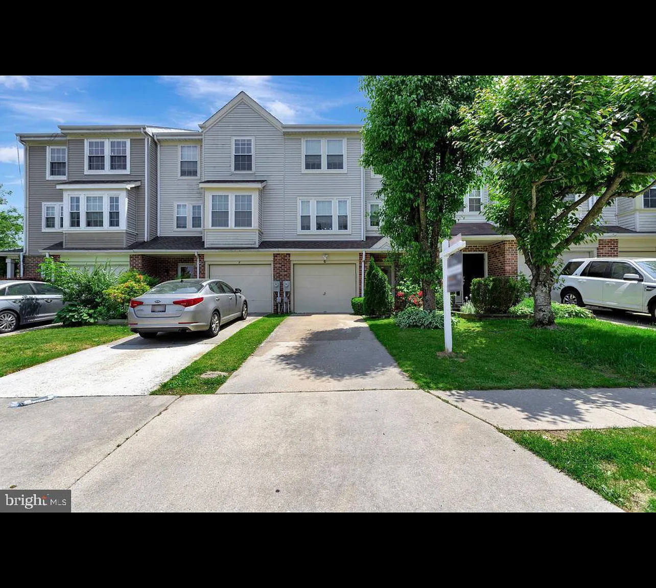 3 bed, 2.5 bath, 1328 sqft, $2,670 — Photo 1