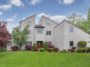 12 Grant Ct, Tinton Falls, NJ 07724