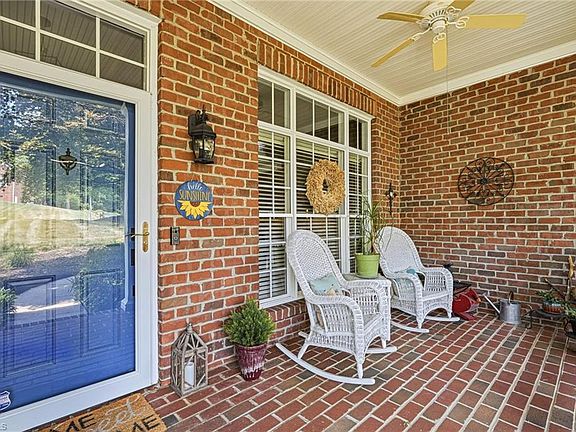 4th image of 3625 Glennmoor Dr