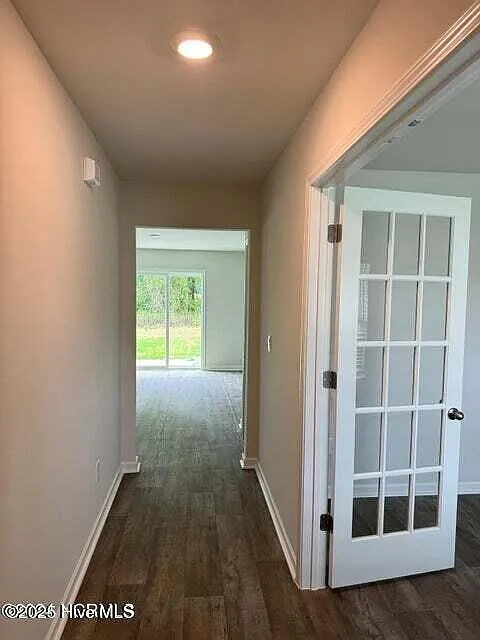 4 bed, 2.5 bath, 2164 sqft, $2,100 — Photo 2