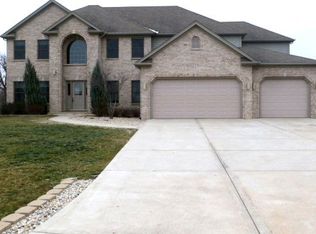 219 Slalom Ct, Minooka, IL 60447