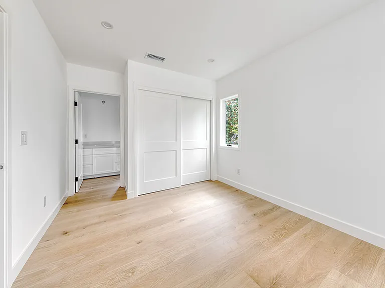 4287 La Salle Ave — Photo 8