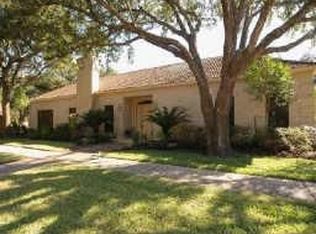 2219 Green Tee Dr, Pearland, TX 77581