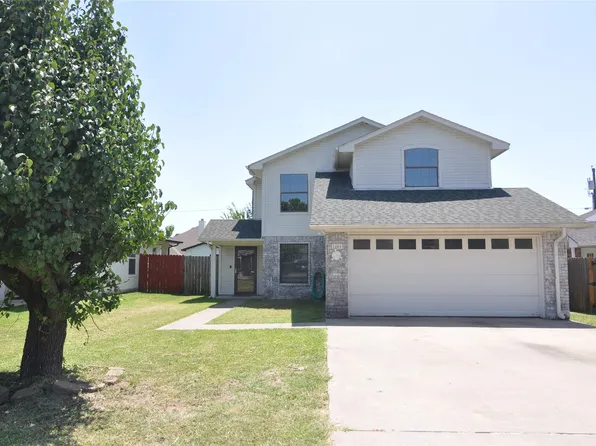 1805 Sharon Dr, Corinth, TX 76210
