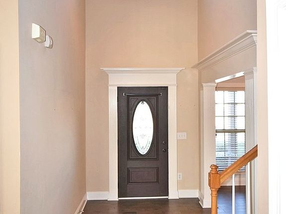 3rd image of 2670 Memorial Blvd Ste D8