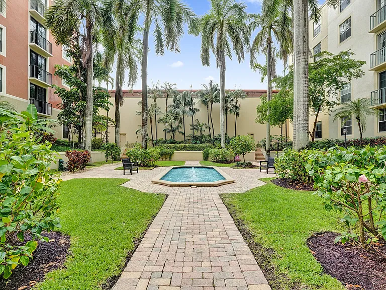 651 Okeechobee Blvd #1010 — Photo 42