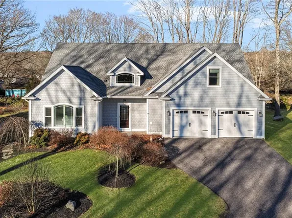 35 Abbey Rd, South Kingstown, RI 02879