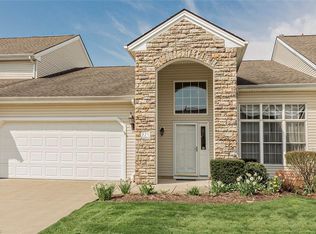 320 Cobblestone Dr, Mayfield, OH 44143