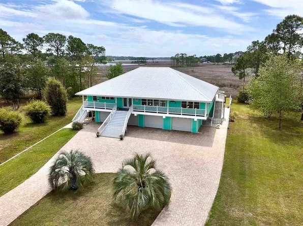 3336 Mills Bayou Dr, Milton, FL 32583