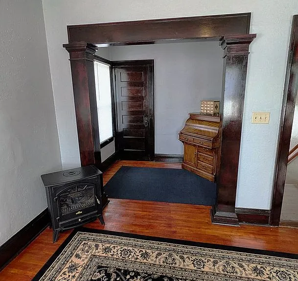 1812 Golden Valley Rd — Photo 4