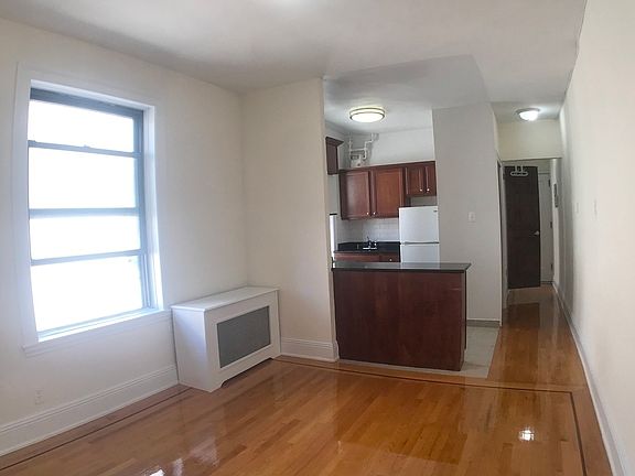 4th image of 31-84 43rd St #Top