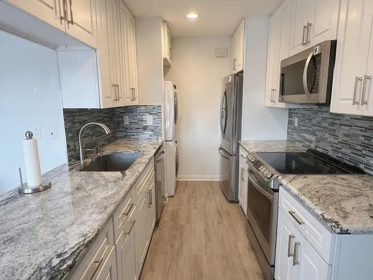 4705 Marina Dr #17 — Photo 5