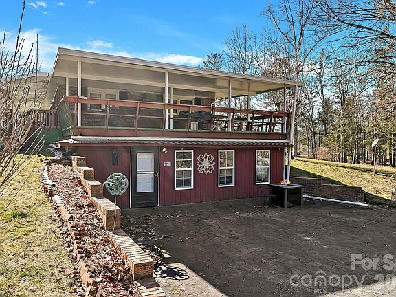 5th image of 44 Tuttle Rd