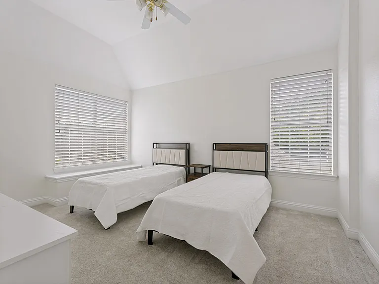 729 Driftwood Dr — Photo 17