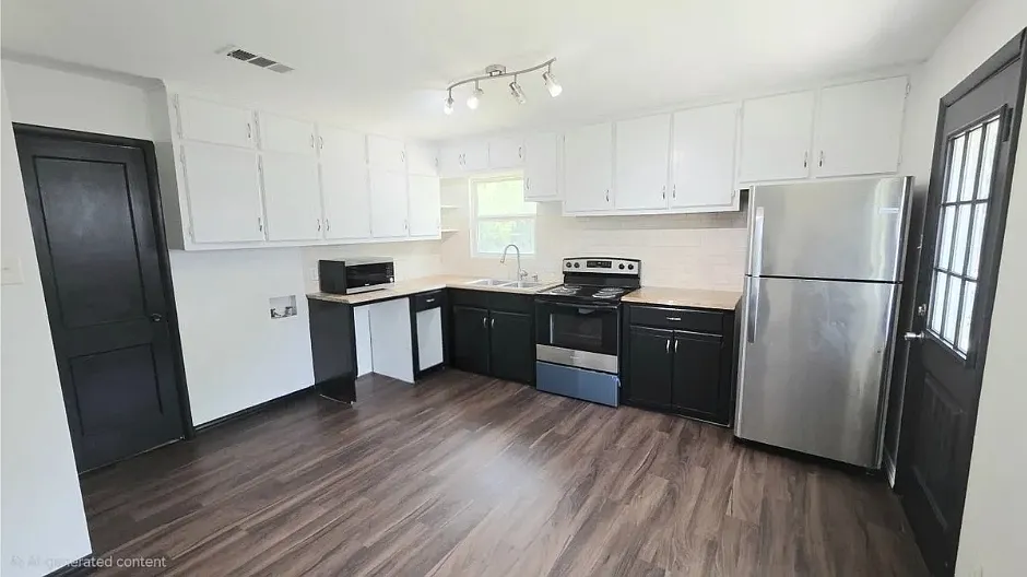 3 bed, 1605 sqft, $1,825 — Photo 2