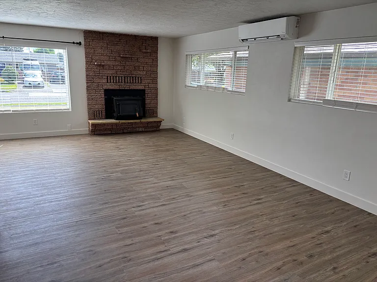 1805 Susan Ave — Photo 3