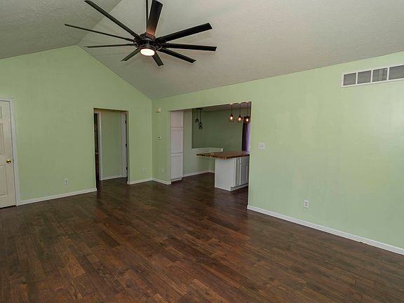 3rd image of 25669 Cypress Ct