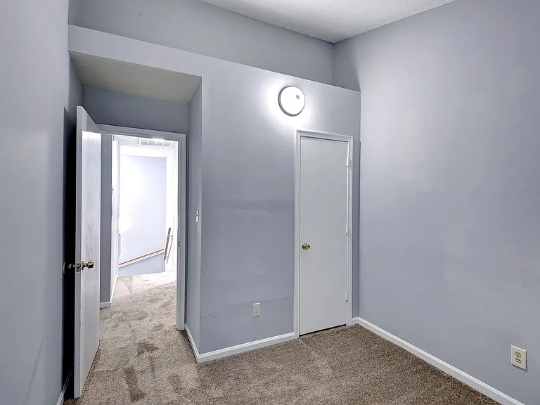 12928 Daybreak Cir — Photo 24