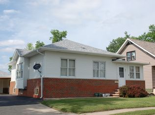 507 Broadway St, Gillespie, IL 62033