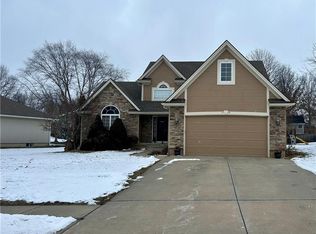 1710 Rockwater Ln, Kearney, MO 64060