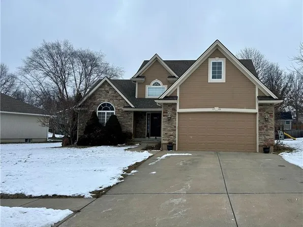1710 Rockwater Ln, Kearney, MO 64060