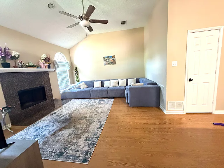 1536 Rustic Trl — Photo 4