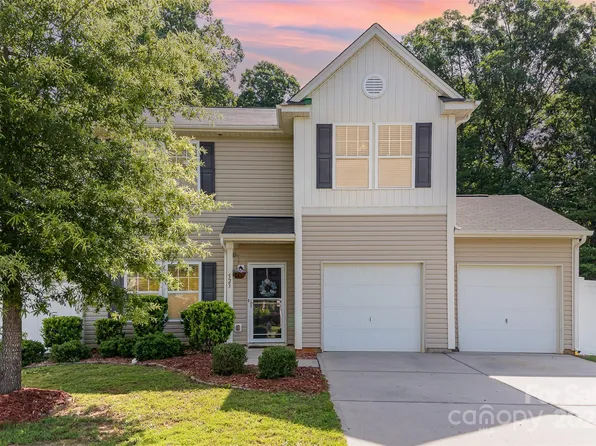 523 Smokehouse Ln, Albemarle, NC 28001