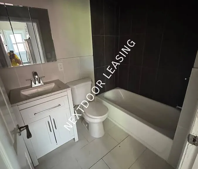 17 Earl St #2M — Photo 3