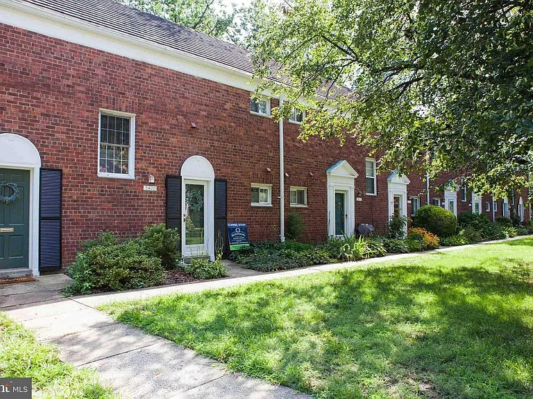 3410 Martha Custis Dr — Photo 23