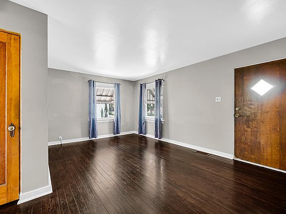 4th image of 13 Willow Pl