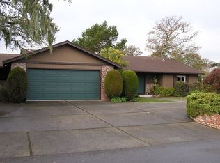 24 Green Point Ln, Novato, CA 94945