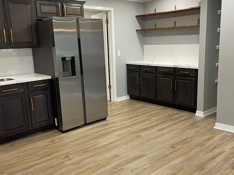 901 S Oak St — Photo 13