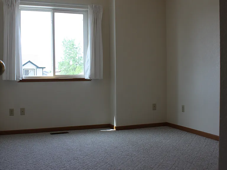 502 Haven Dr — Photo 12