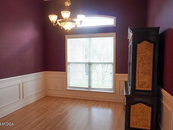 5th image of 305 Wilmington Dr