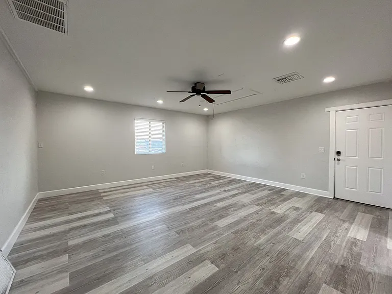 3614 W Tulsa St — Photo 27