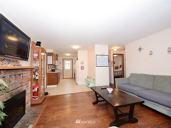 4th image of 1099 6th Ave SE #3 & 4-3