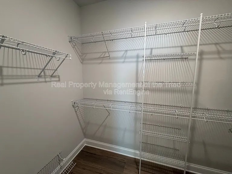 111 Oakdale Forest Ln — Photo 13