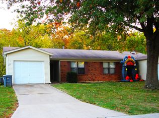 28 Joan Dr #A, Saint Peters, MO 63376